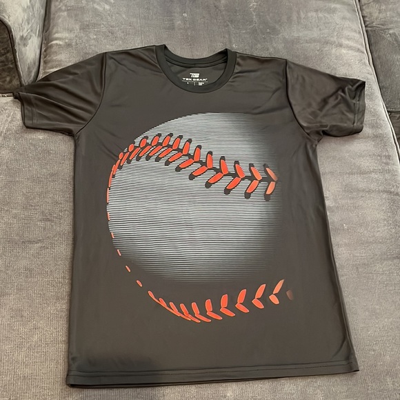 Boys Tek Gear T-shirt. Wore once. Large. - Picture 7 of 7